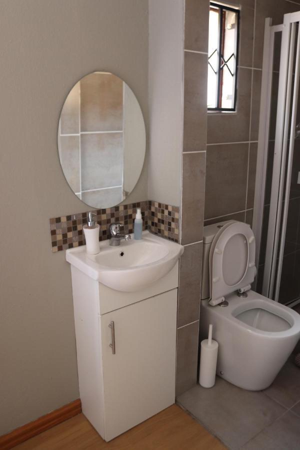 Tlelakufuma Guest House Johannesburg Luaran gambar
